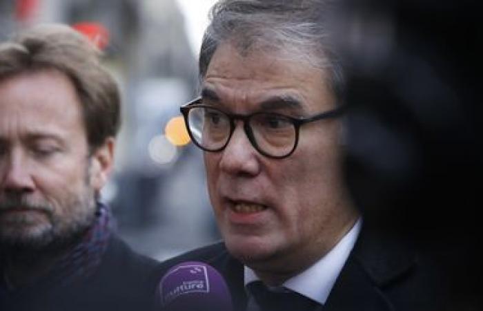 “No puede ser François Bayrou”, advierte el socialista Olivier Faure