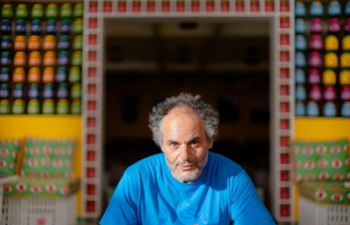 ¡FIQ! Hassan Hajjaj celebra a los acróbatas marroquíes