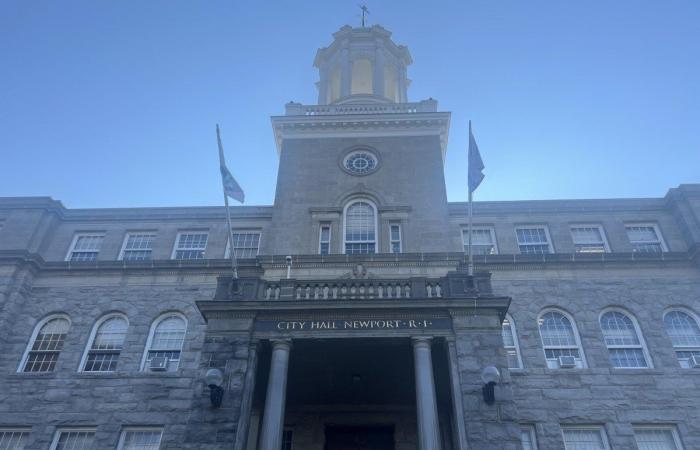 El Ayuntamiento de Newport celebra la primera reunión del nuevo mandato