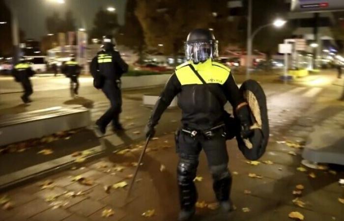 Cinco hombres juzgados por violencia contra partidarios israelíes en Amsterdam