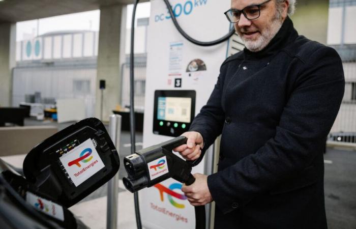 Inaugurada en la Porte de Saint-Ouen la primera estación de servicio 100% eléctrica de París