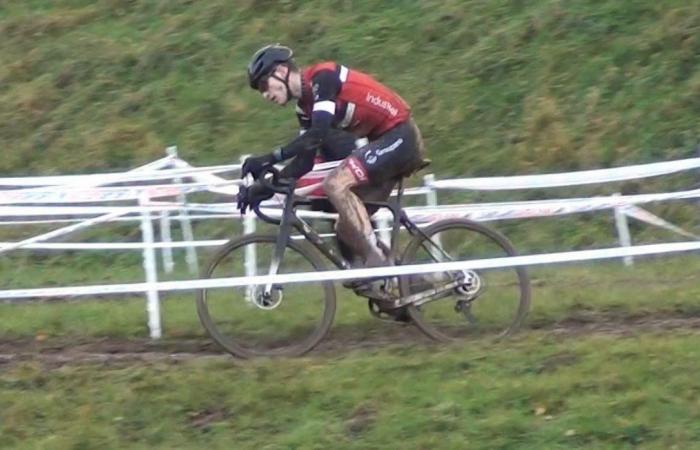 Ciclismo Creusot: Mathieu Perroux al pie del podio en las Regionales de Château Chinon, Hugo Antunes al podio en el Jura