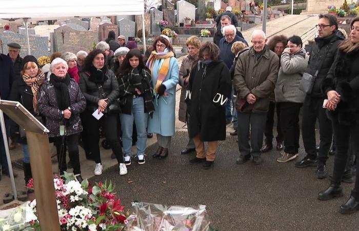 “No pude despedirme de él”, cuatro años después, el duelo sigue siendo difícil, una placa rinde homenaje a las víctimas