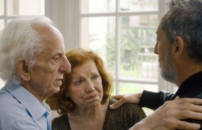 ¿Es autobiográfica su película Reste un peu, con sus padres y su hermana en el reparto?