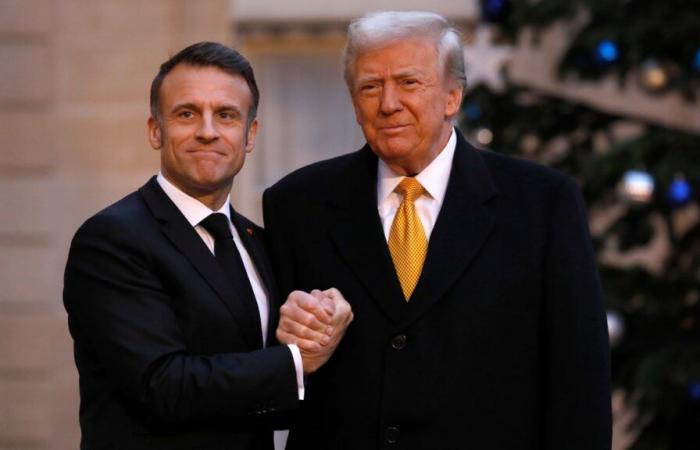 ¿Por qué Donald Trump usó una corbata dorada en la ceremonia de reapertura de Notre-Dame?