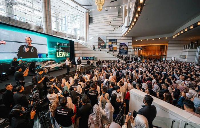 Fórmula 1 | Hamilton inicia gira de despedida de Mercedes F1 en Petronas