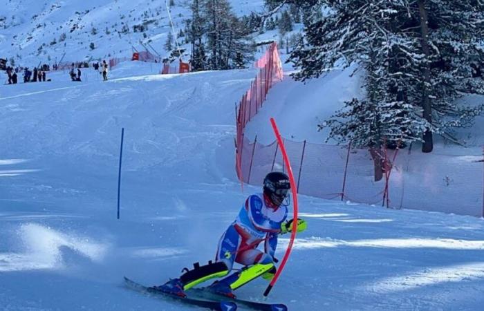 Esquí alpino. Emy Charbonnier consigue un doblete en Puy Saint-Vincent, Sacha Dimier-Chambet gana en Val Cenis