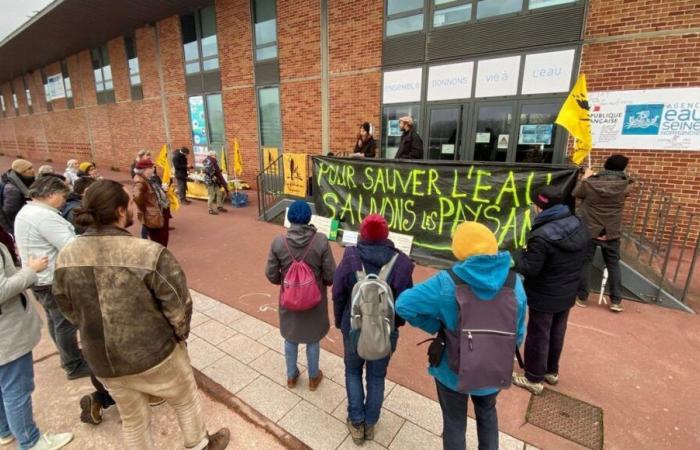 Rouen: la Confederación Campesina defiende la Agencia del Agua, en el punto de mira de la FNSEA y de los Jóvenes Agricultores