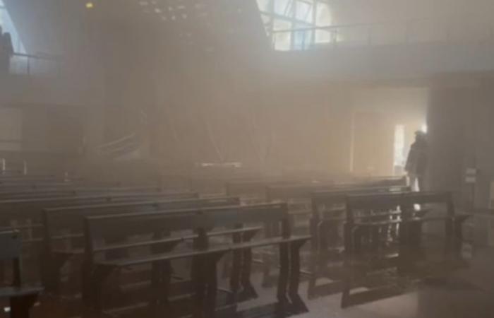 EN FOTOS. Incendio en una iglesia de Montpellier: incendio del convento, evacuación de la Virgen… fotos del desastre desde el interior