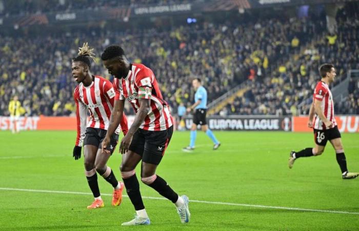 Iñaki Williams logra el doblete y el Athletic Club supera al Fenerbahçe, que se queda con 10 hombres