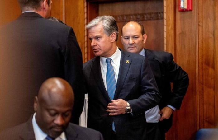 El director del FBI, Christopher Wray, planea dimitir