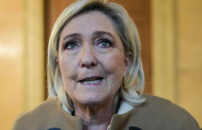 Marine Le Pen, a la cabeza en caso de elecciones presidenciales, según una encuesta