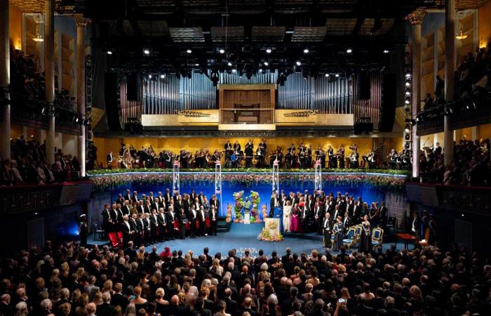 El chispeante regreso de la princesa Madeleine a los premios Nobel con un vestido de cola voluminosa y la tiara Connaught