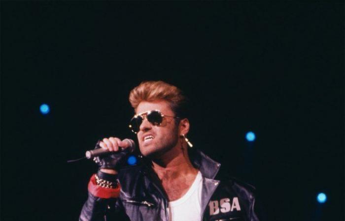 La desgarradora razón por la que George Michael escribió el clásico festivo Last Christmas se revela como Wham! El elenco del video se reúne 40 años después.