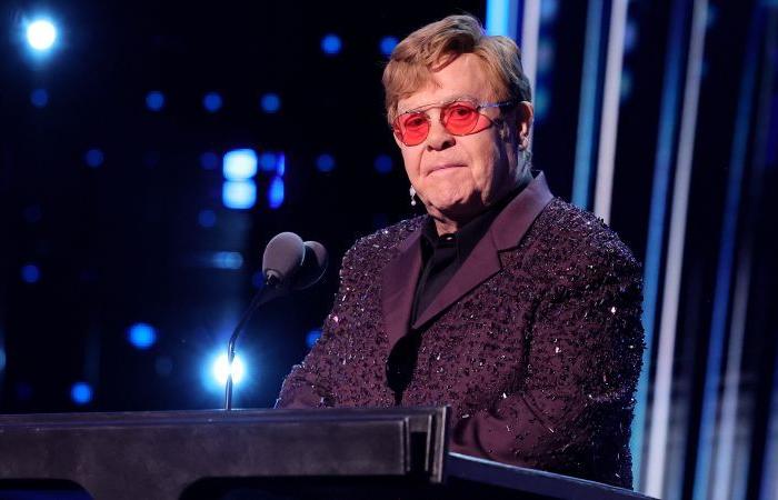 Elton John cree que legalizar la marihuana “es uno de los mayores errores de todos los tiempos”