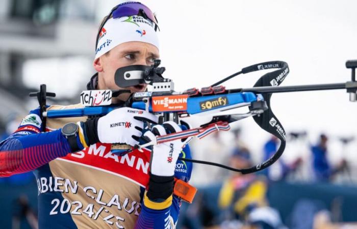 Hochfilzen | Carrera de velocidad | Fabien Claude en el podio, el ganador Johannes Boe le quita el dorsal amarillo a Eric Perrot