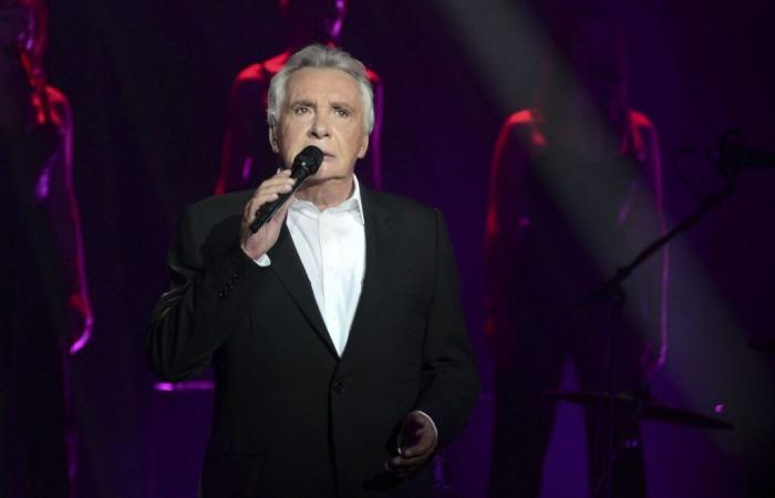 Michel Sardou aplasta a Emmanuel Macron