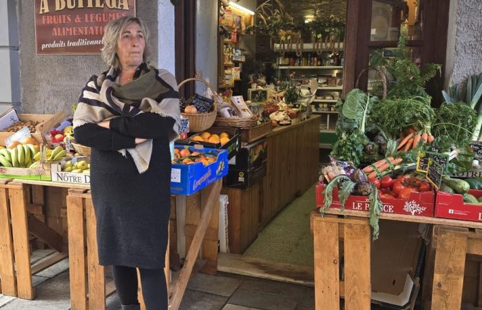 la pequeña tienda de alimentación A Buttega, en Bastia, se resiste