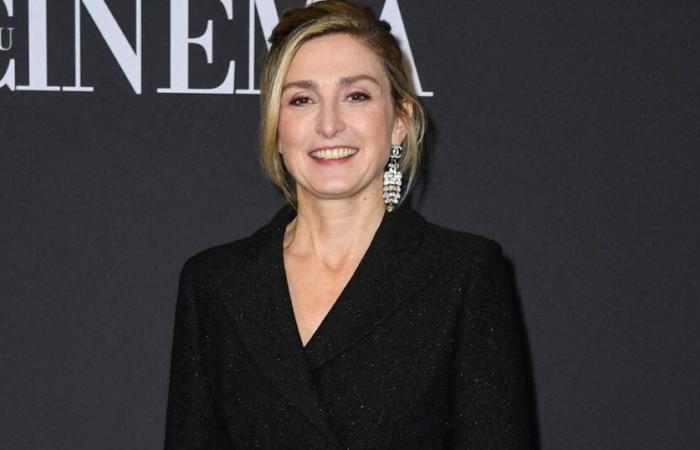 Julie Gayet resplandece con otro gran nombre femenino, Niels Schneider irreconocible