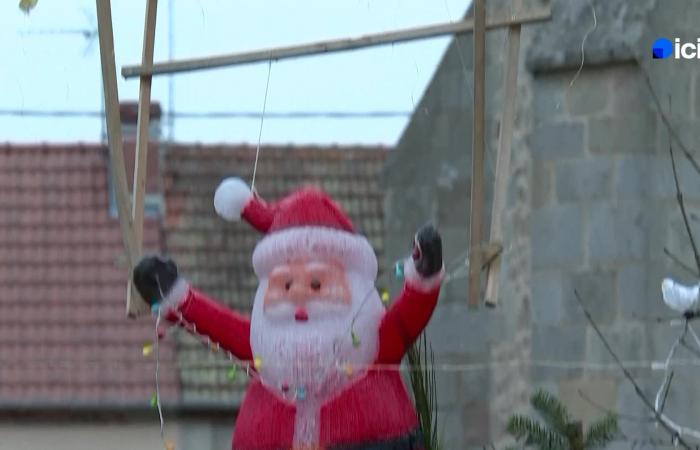 Cada Navidad, Maryse cubre su casa de iluminaciones.