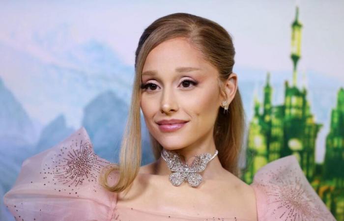 Ariana Grande les da a los fanáticos un vistazo de su última escena en Glinda’s Bubble