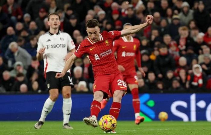 El Liverpool salva el empate ante el Fulham, el Arsenal frenado por el Everton en la Premier League