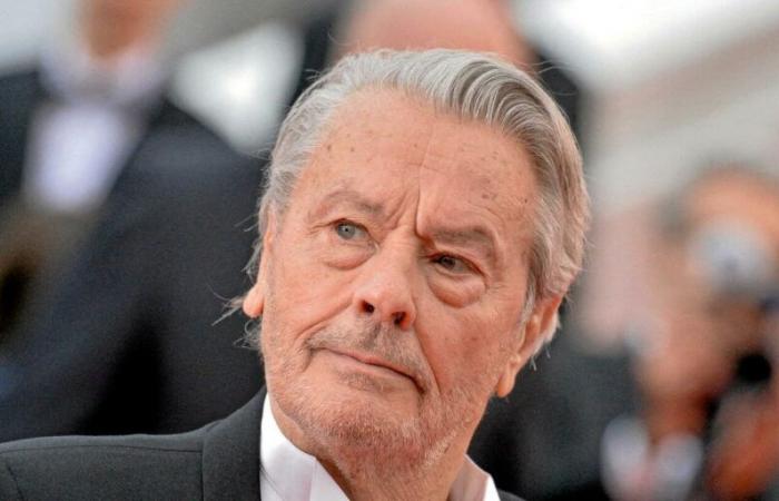 Revelaciones sobre el pasado militar de Alain Delon en Indochina