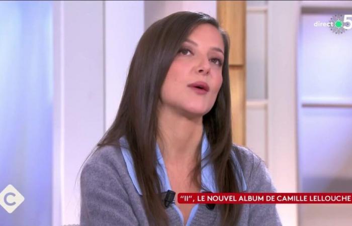 Conmovida, Camille Lellouche rinde homenaje en “C à vous” a uno de sus músicos fallecidos