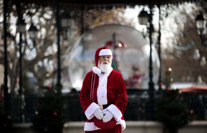 Estaba prohibido deambular por las calles de Sanary: pero ¿quién es este Papá Noel?