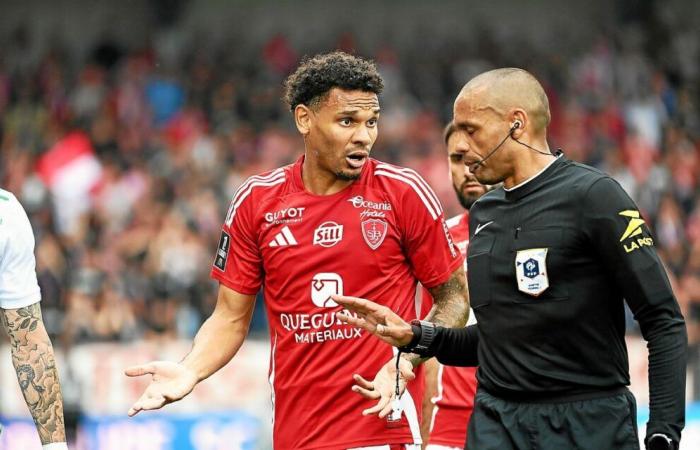 El grupo del Stade Brestois se presentó este domingo hacia el mediodía para la recepción del Nantes