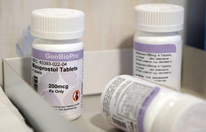 Médico de Nueva York demandado por Texas por teleprescribir pastillas abortivas