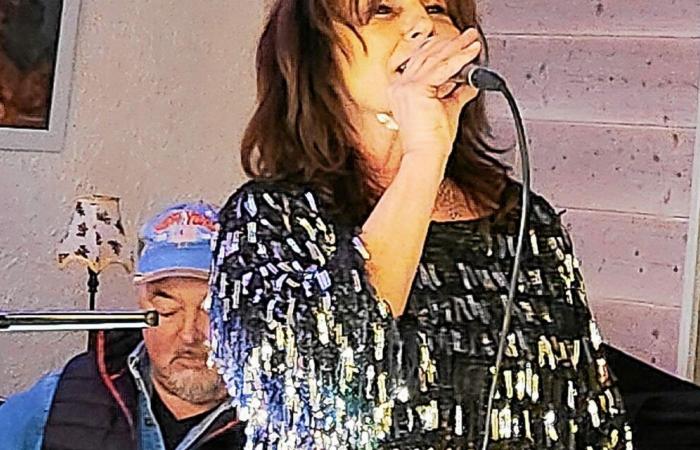 En Groix, Corinne Marcon es esteticista de día y rockera de noche.