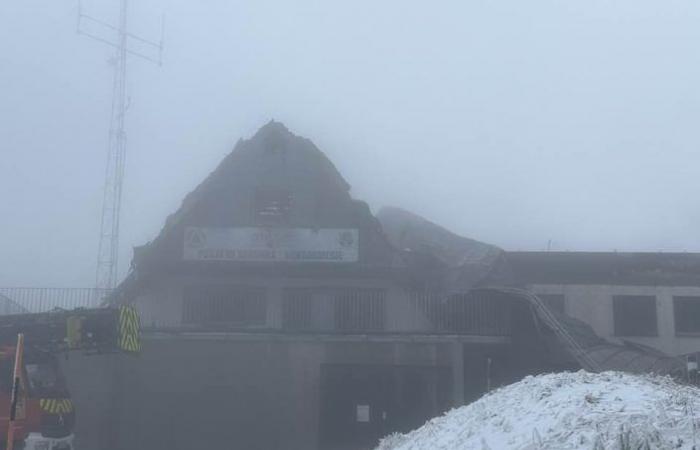 Renovado en 2022, el chalet de la estación Champ-du-Feu completamente devastado por un incendio