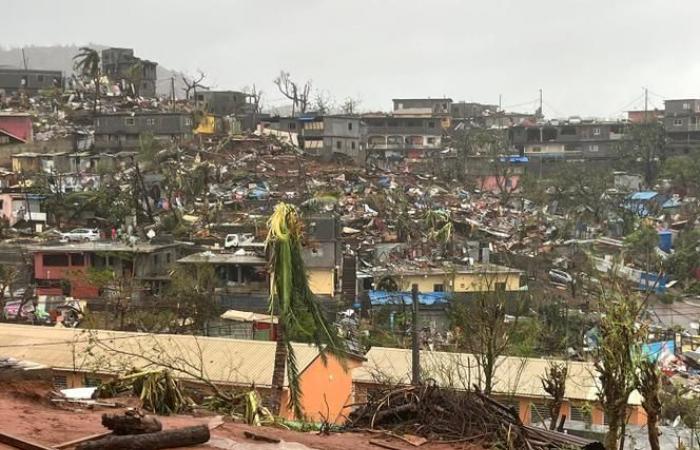 El ciclón Chido en Mayotte mató al menos a 14 personas; El prefecto teme “varios centenares”, incluso “algunos miles” de muertes en el archipiélago