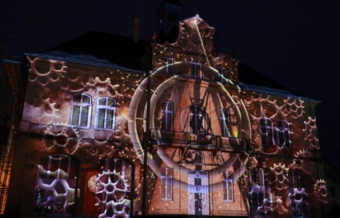 Fotos. ”Les Lumières du Russey” para realzar el mercado navideño