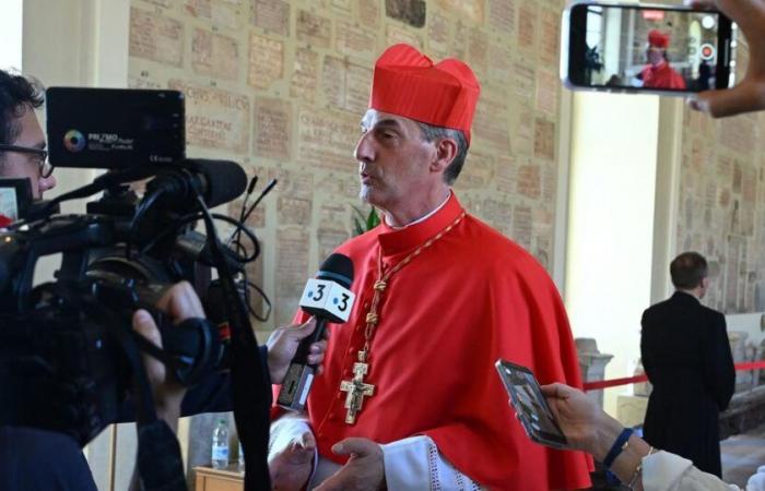 ¿Quién es el cardenal Bustillo, a quien Córcega debe la llegada del Papa?