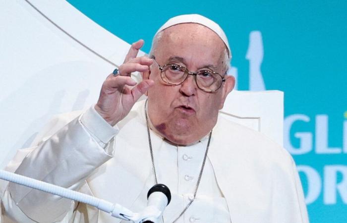 En Córcega, el Papa Francisco advierte contra las religiones que alimentan las divisiones