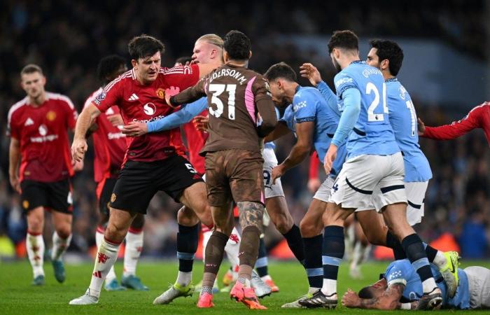 El furioso Harry Maguire se enfrenta a Kyle Walker en una gran disputa mientras el choque de Man Utd en Man City se convierte en un caos.