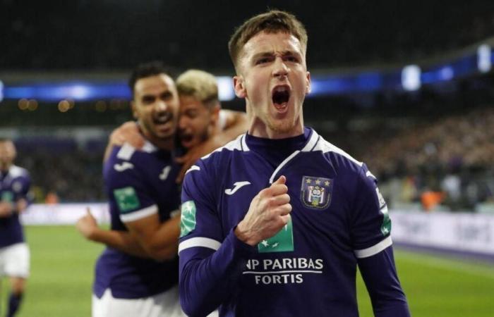 Anderlecht logra victoria por 2-0 contra STVV