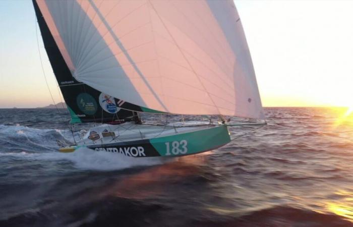 VÍDEO – A bordo del velero de Mikaël Mergui, patrón profesional, con estudiantes de secundaria que descubren la vida a bordo