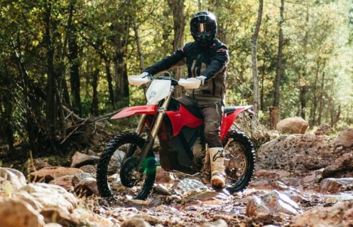 La enduro eléctrica Stark Varg EX sale a la carretera desde 12.900 euros