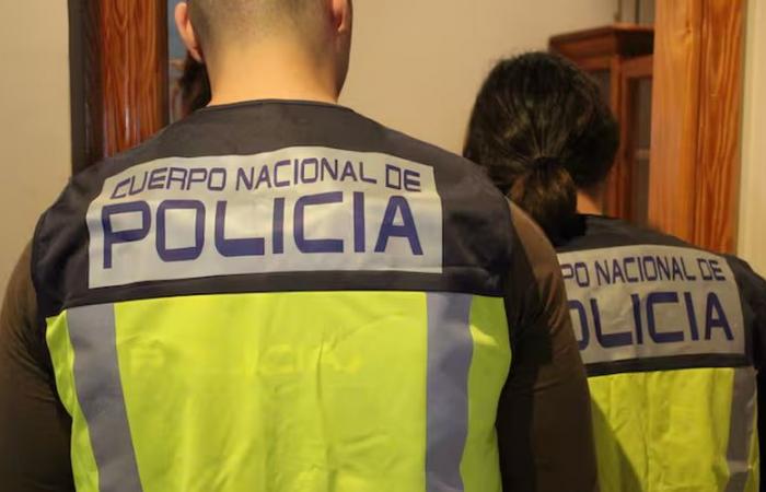 Robaron a sus clientes enfermos o fallecidos: la policía detiene a tres empleados de una empresa de limpieza en Valencia