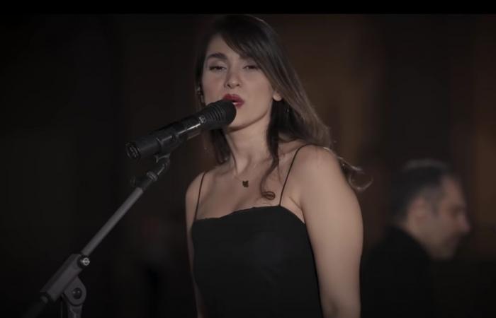 Irán: Cantante arrestada por concierto en YouTube sin hijab