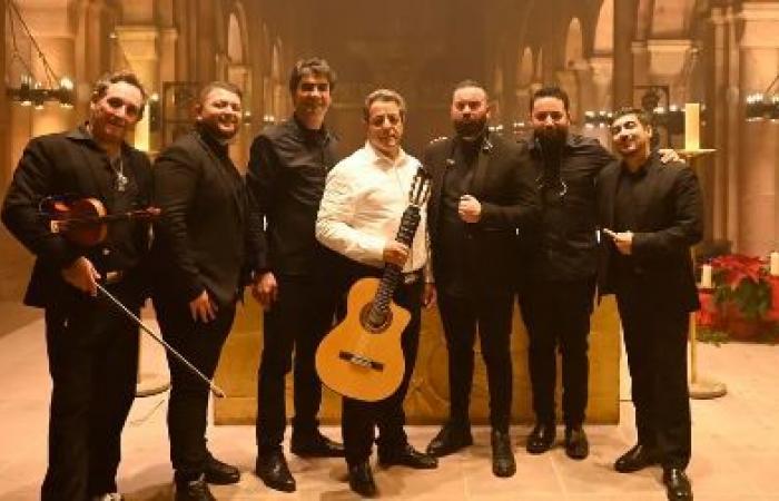 Chico: sus canciones sagradas navideñas de gira por las iglesias