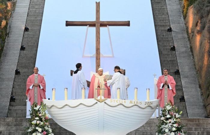 En Ajaccio, el Papa Francisco promueve un secularismo “al estilo corso”: historia de una visita histórica