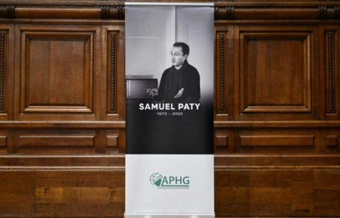 Hasta dieciséis años de prisión exigen en el juicio por el asesinato de Samuel Paty – 16/12/2024 a las 18.53