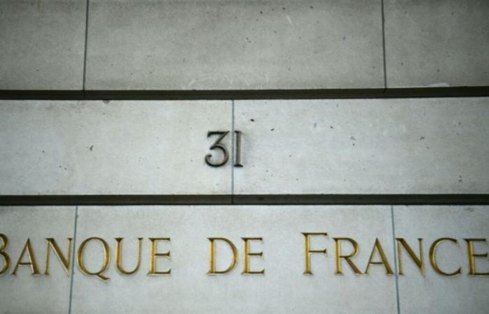 La Banque de France revisa a la baja su previsión de crecimiento para 2025, el gobernador teme una “discordia” política