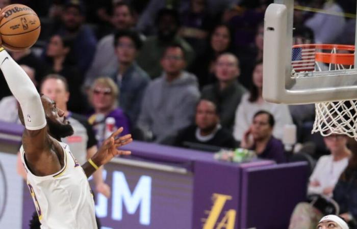 LeBron James regresa y Lakers aguantan para vencer a Memphis Grizzlies