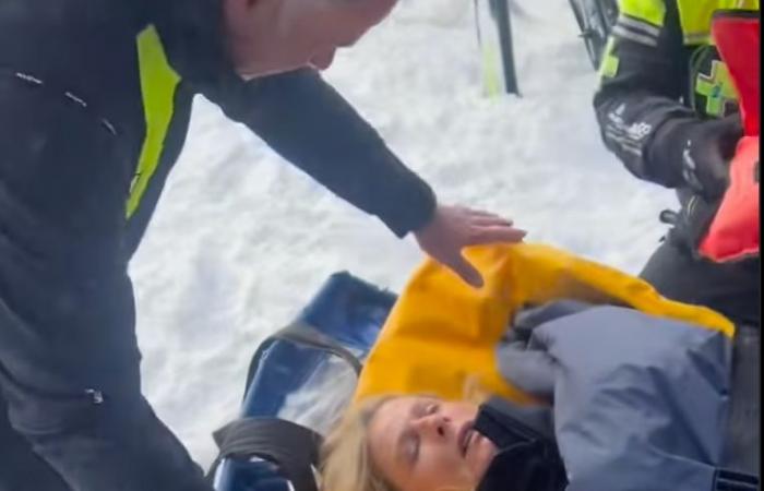 El impactante vídeo de Karin Viard en camilla tras sufrir un traumatismo craneoencefálico mientras esquiaba