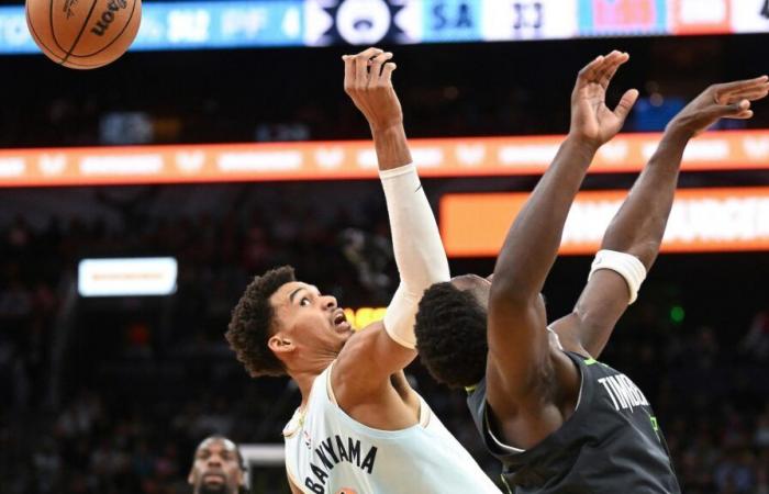 Edwards anota 26 puntos y los Timberwolves vencen a los Spurs 106-92